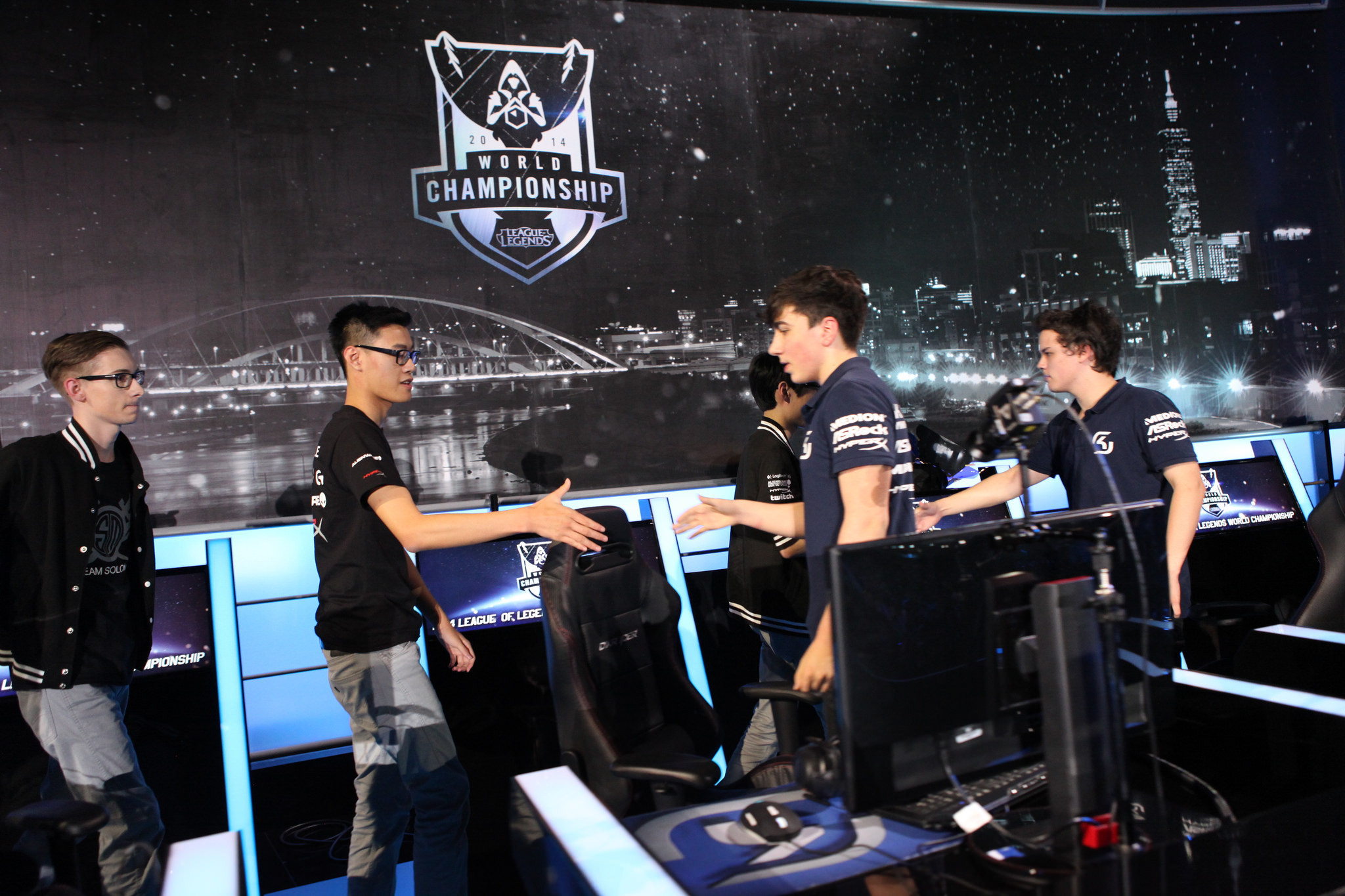 CFO战队力克T1，Doggo德莱文斩获MVP惊艳全场