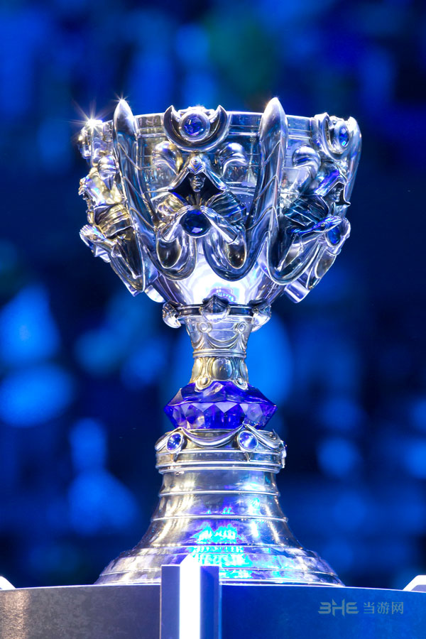 T1 Zeus剑魔天神下凡，关键局力挽狂澜扳平比分2-2-米兰电竞